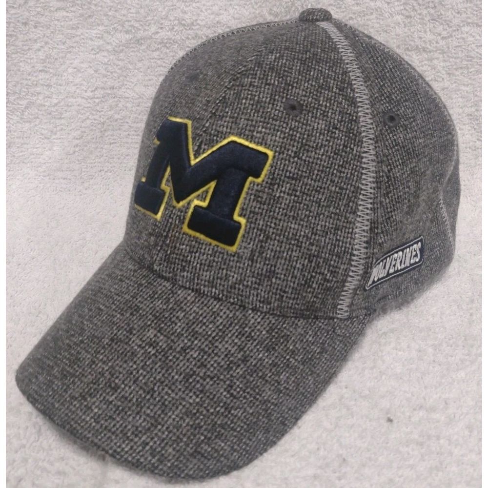 University Michigan U of M Captivating Headwear Adjustable Cap‎